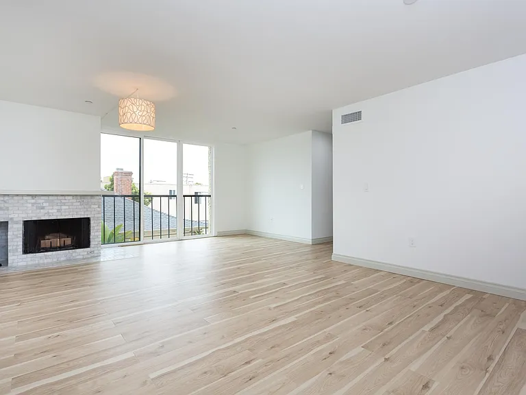4082 Albatross St #11 — Photo 1