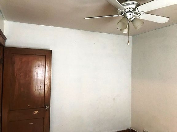 2nd image of 4052 E 44th St