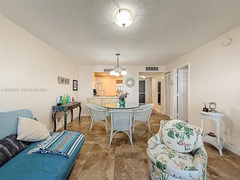 410 SE 2nd St #115 — Photo 3