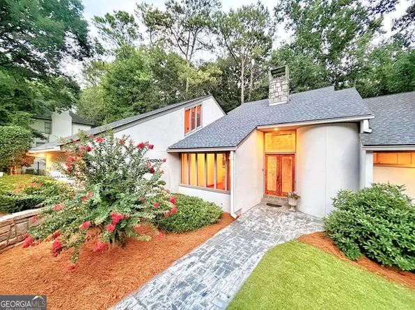 320 Fauna Ct, Sandy Springs, GA 30350