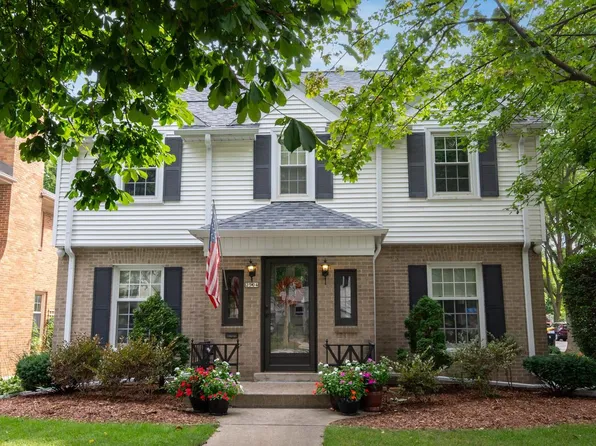 2504 N 90th STREET, Wauwatosa, WI 53226