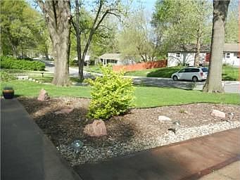 3rd image of 5701 W 81st St