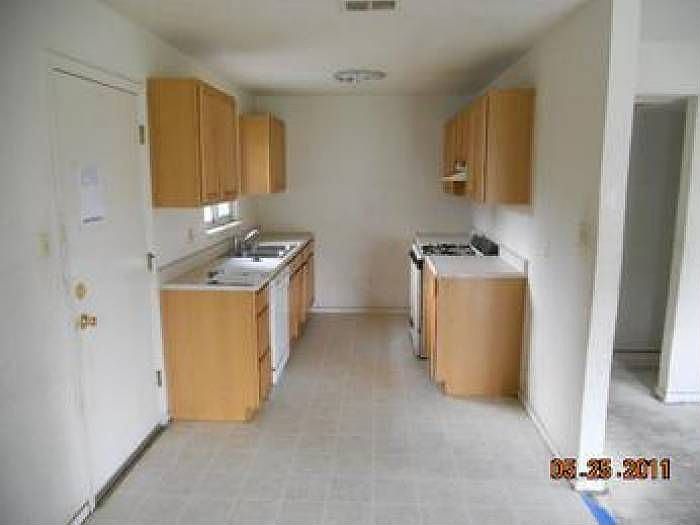 2nd image of 725 Claire Ave