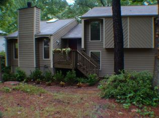 618 Springwood Dr, Lilburn, GA 30047