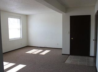 102 Cedar Dr UNIT 15, Waverly, IA 50677