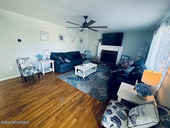 4th image of 732 Tunney Point Dr