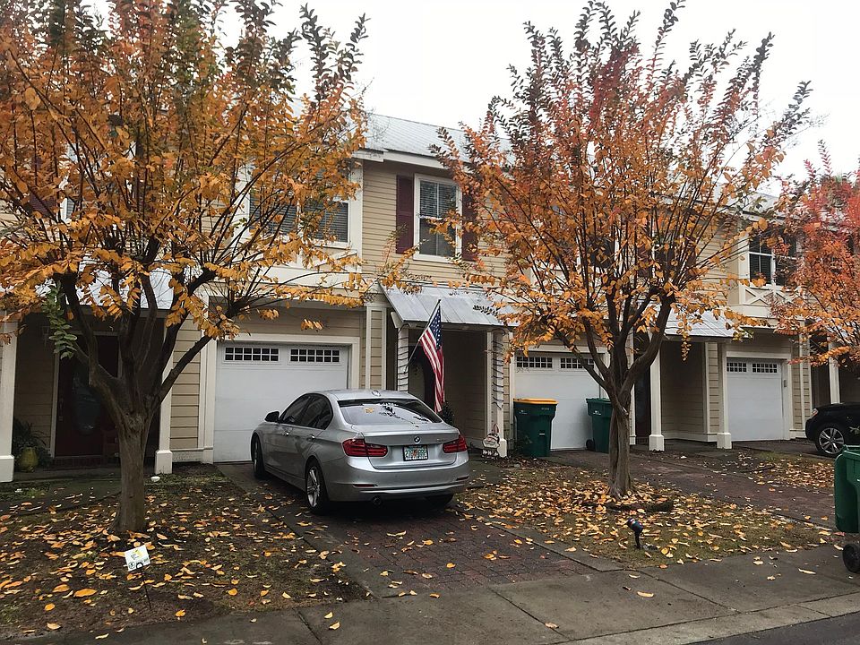 1st image of 389 Twin Lakes Ln
