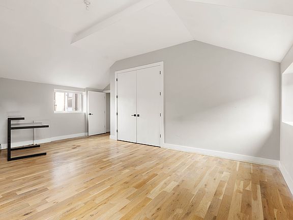 5th image of 496 Broadway Floor 3