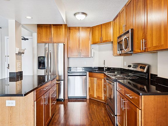 5th image of 401 S 1st St Unit 1306