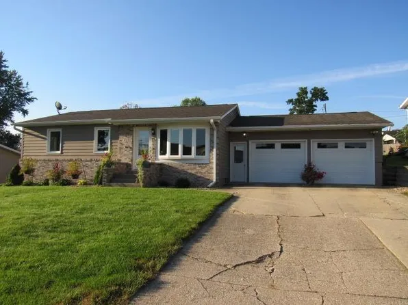 1007 Maquoketa St, Anamosa, IA 52205