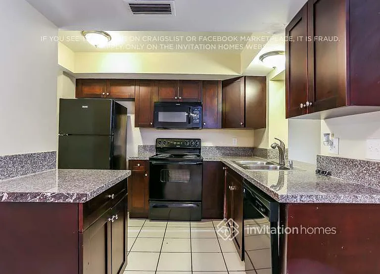 520 NW 43rd Ave — Photo 2