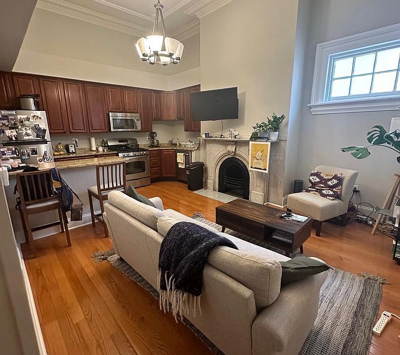 1st image of 1014 Clinton St #1R