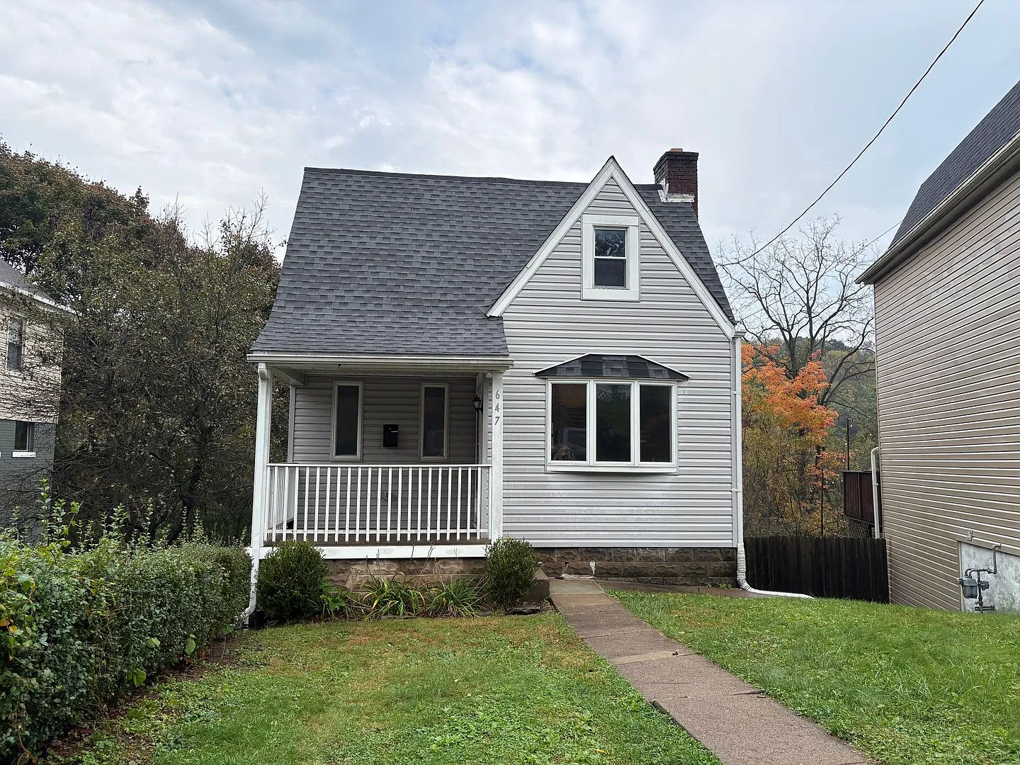 Cozy 2 Bedroom Single Family Home with central AC in Avalon! — Photo 1