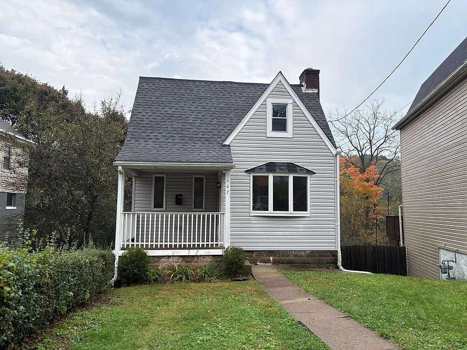 647 Center Ave