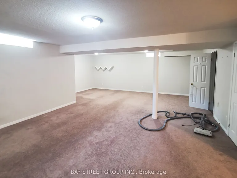 2034 Oxford Ave — Photo 18