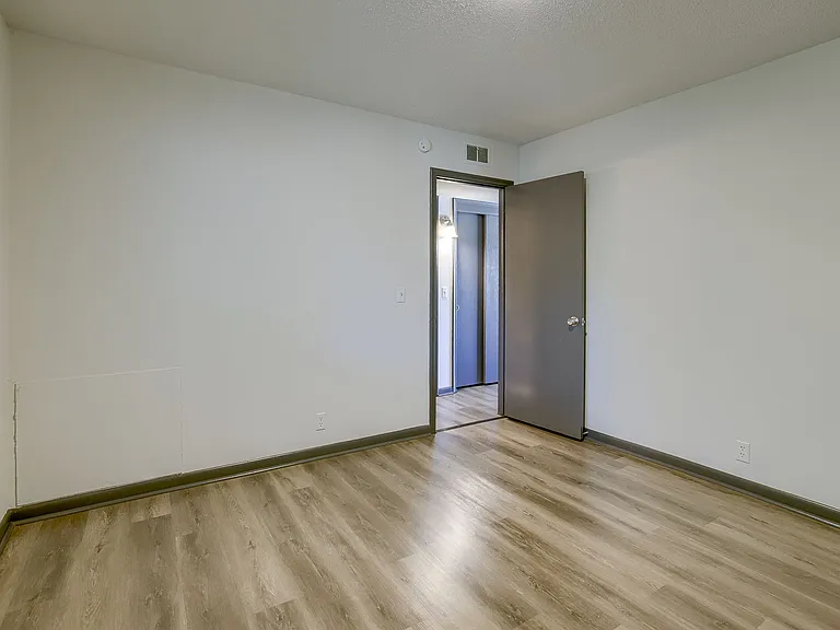 4513 Lafayette Ave #12 — Photo 10