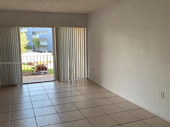 3rd image of 9371 Fontainebleau Blvd APT I238