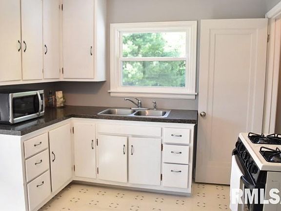 4th image of 517 Sunset Dr