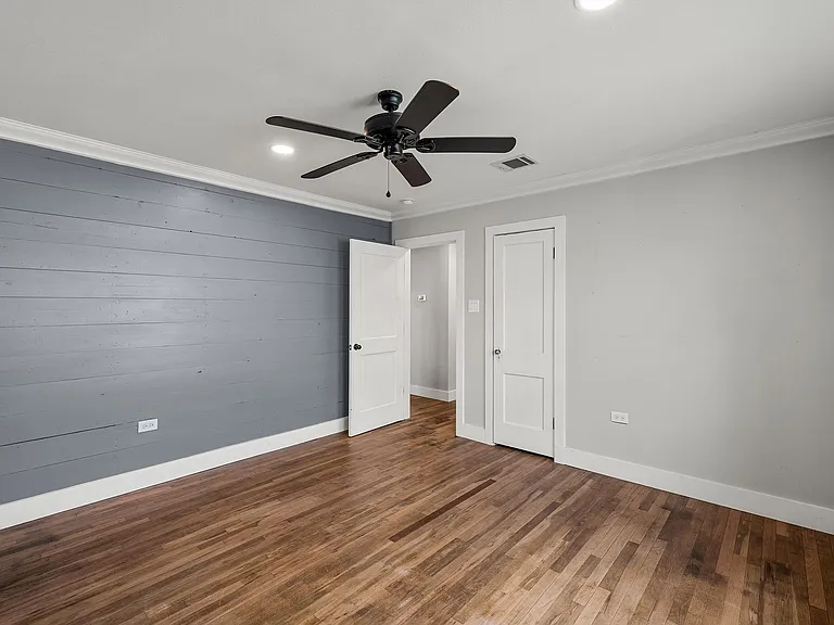 2704 Herring Ave — Photo 17