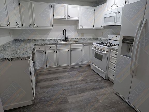 4th image of 3107 Scott Dr