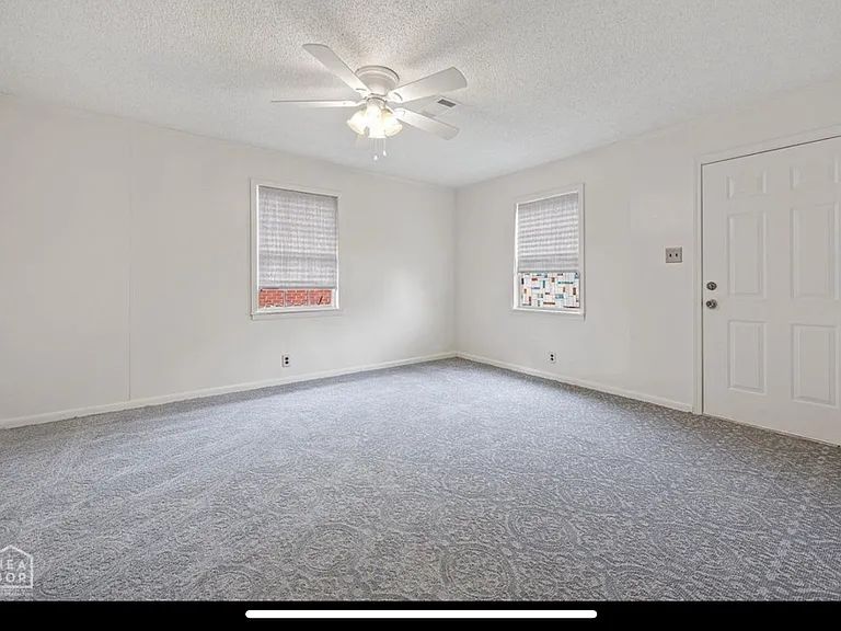 804 S Franklin St — Photo 4