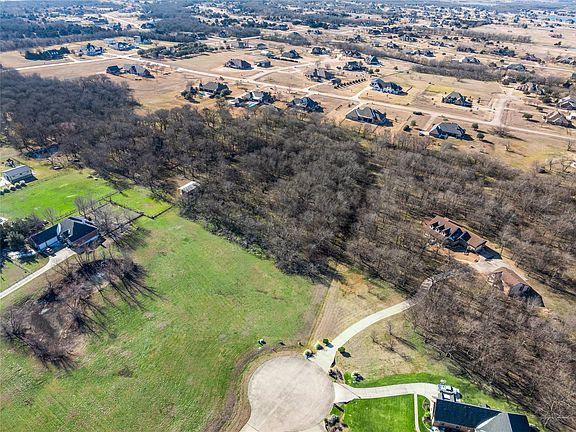 5th image of 229 Homestead Ct
