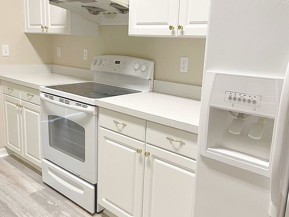 4th image of 6815 SW 86th Ter