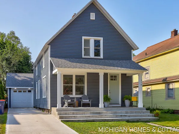 278 W 10th St, Holland, MI 49423