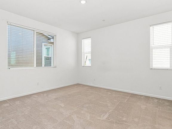 3rd image of 1624 Lion St