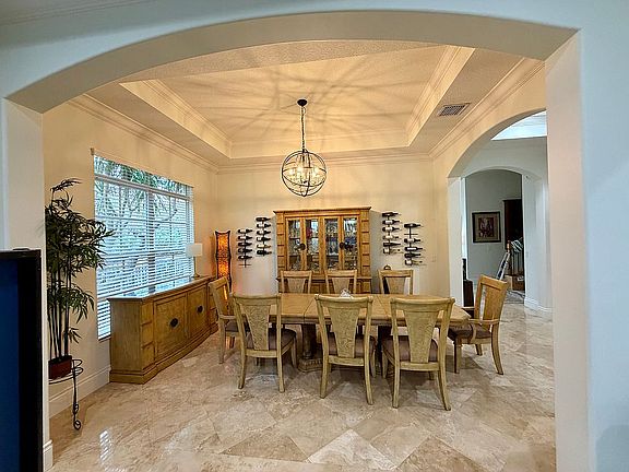 5th image of 104 Tulip Tree Ct