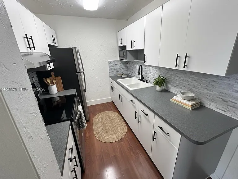 10834 N Kendall Dr #X16 — Photo 8