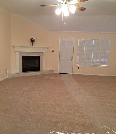 Livingroom 19' X 26'