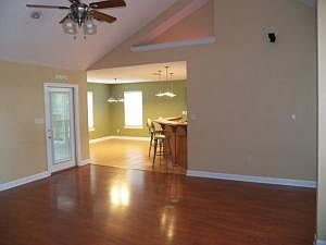5th image of 6020 Dorchester Pl