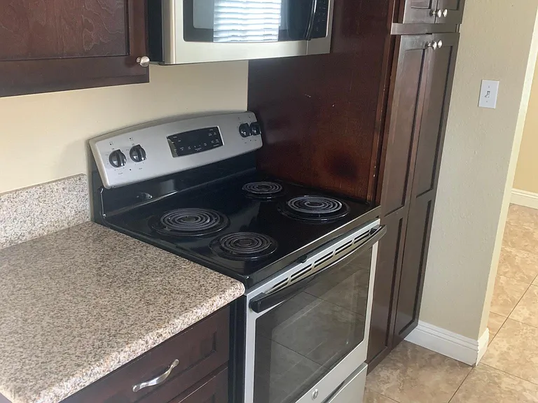 1803 Linden Ave — Photo 8
