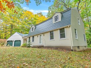 1 Susan Ln, Falmouth, ME 04105