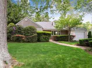 37 Tintern Ln, Scarsdale, NY 10583