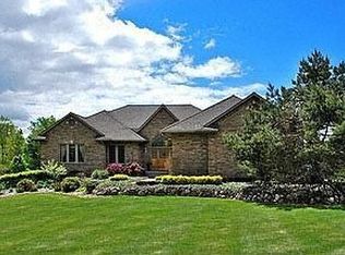 1195 W Maple Rd, Milford, MI 48381