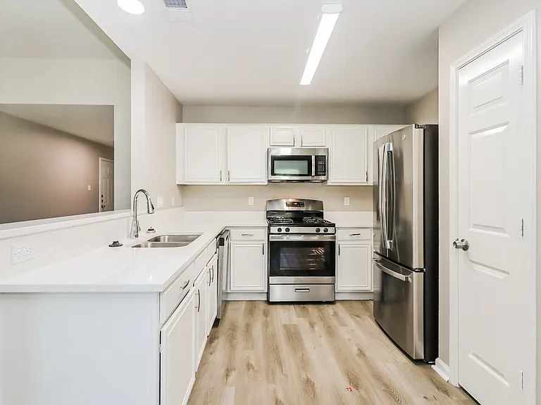4509 Fox Run St — Photo 6