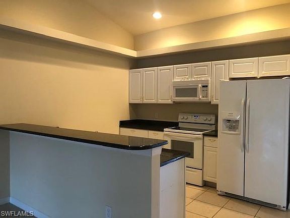 3rd image of 524 SE 6th Ave