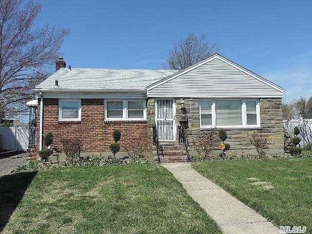 2nd image of 121 Rita Dr