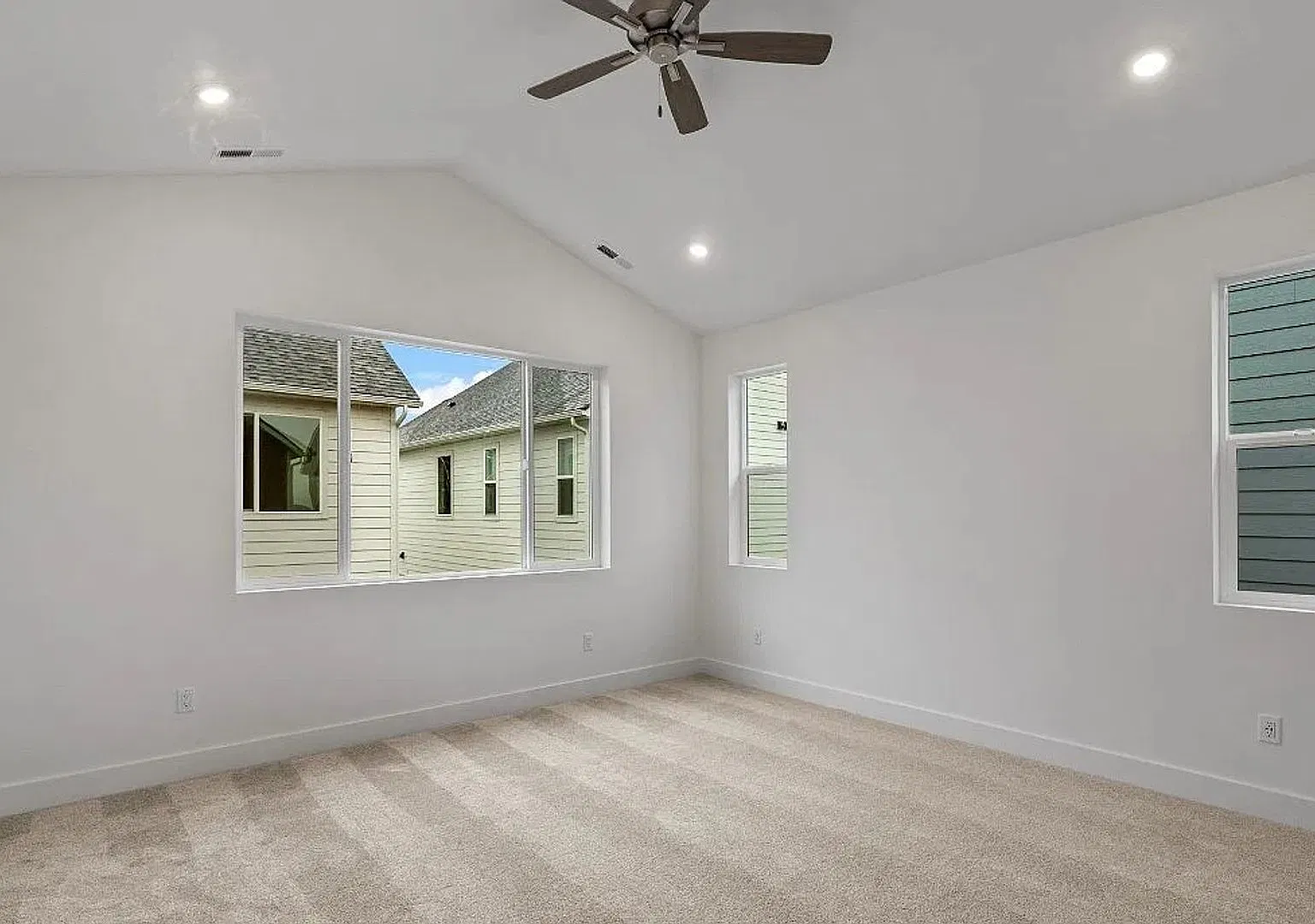 Spacious 4-Bedroom, 3-Bath Home for Rent 2,338 Sq. Ft.! — Photo 3