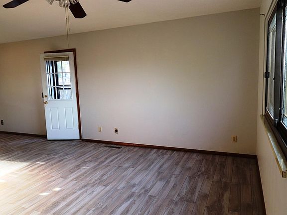 4th image of 2117 N B St