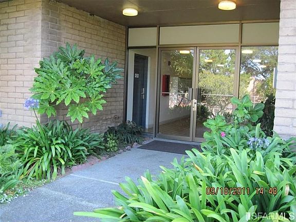 2nd image of 303 Philip Dr APT 206