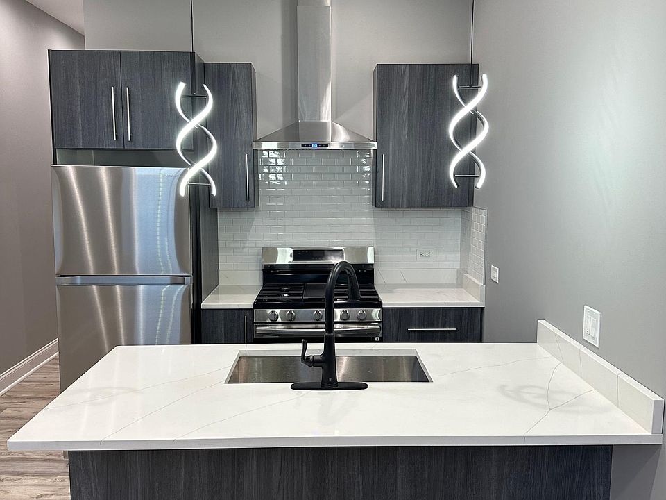 1st image of 1832 W 18th St #1F