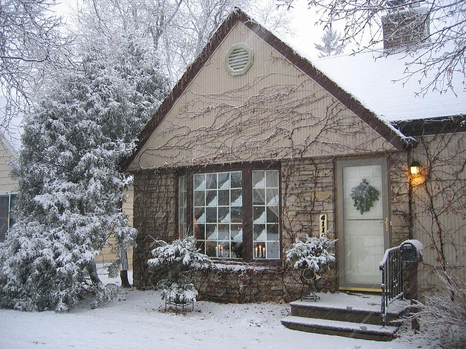 2nd image of 4114 Webster Ave S