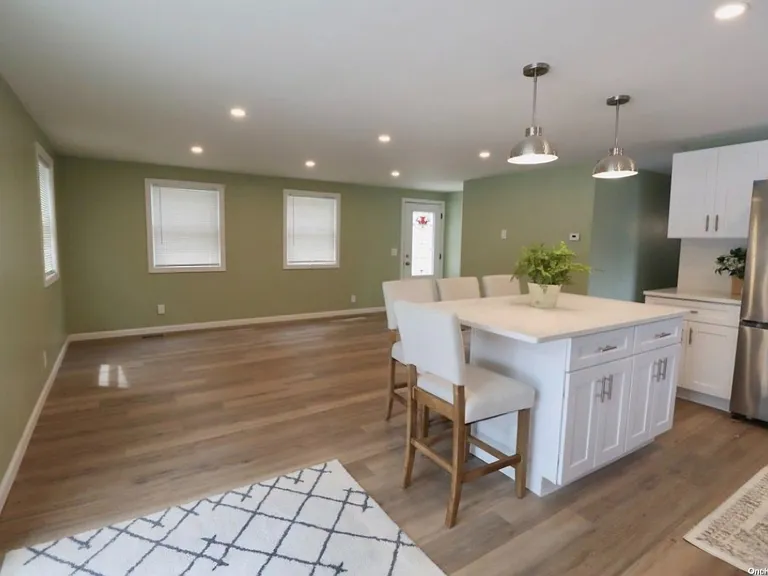 89 Lynbrook Dr — Photo 7