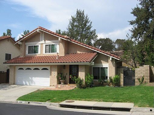 2nd image of 1209 Heatherview Dr