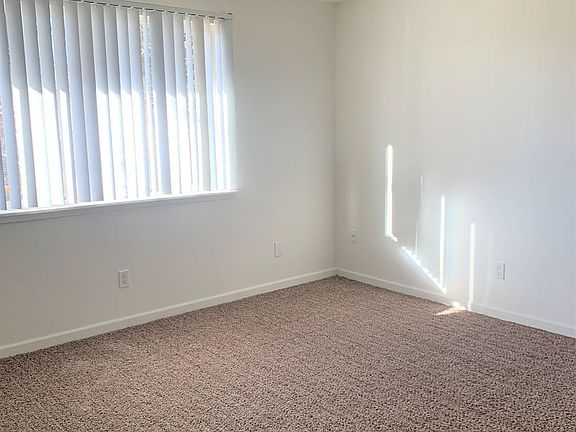 3rd image of 2214 E 30th St APT 9