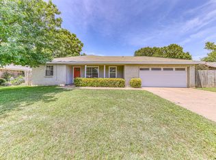 1212 Dirkson St, Weatherford, TX 76086