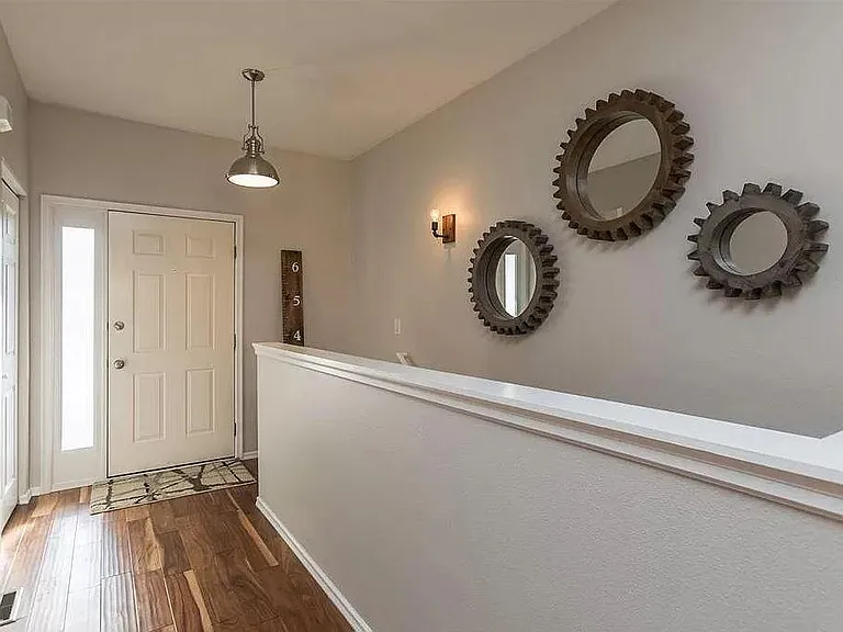 1020 Capri Dr NE — Photo 9